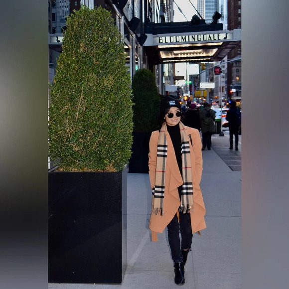 Water-Resistant Trench Coat - Picture 3 of 10